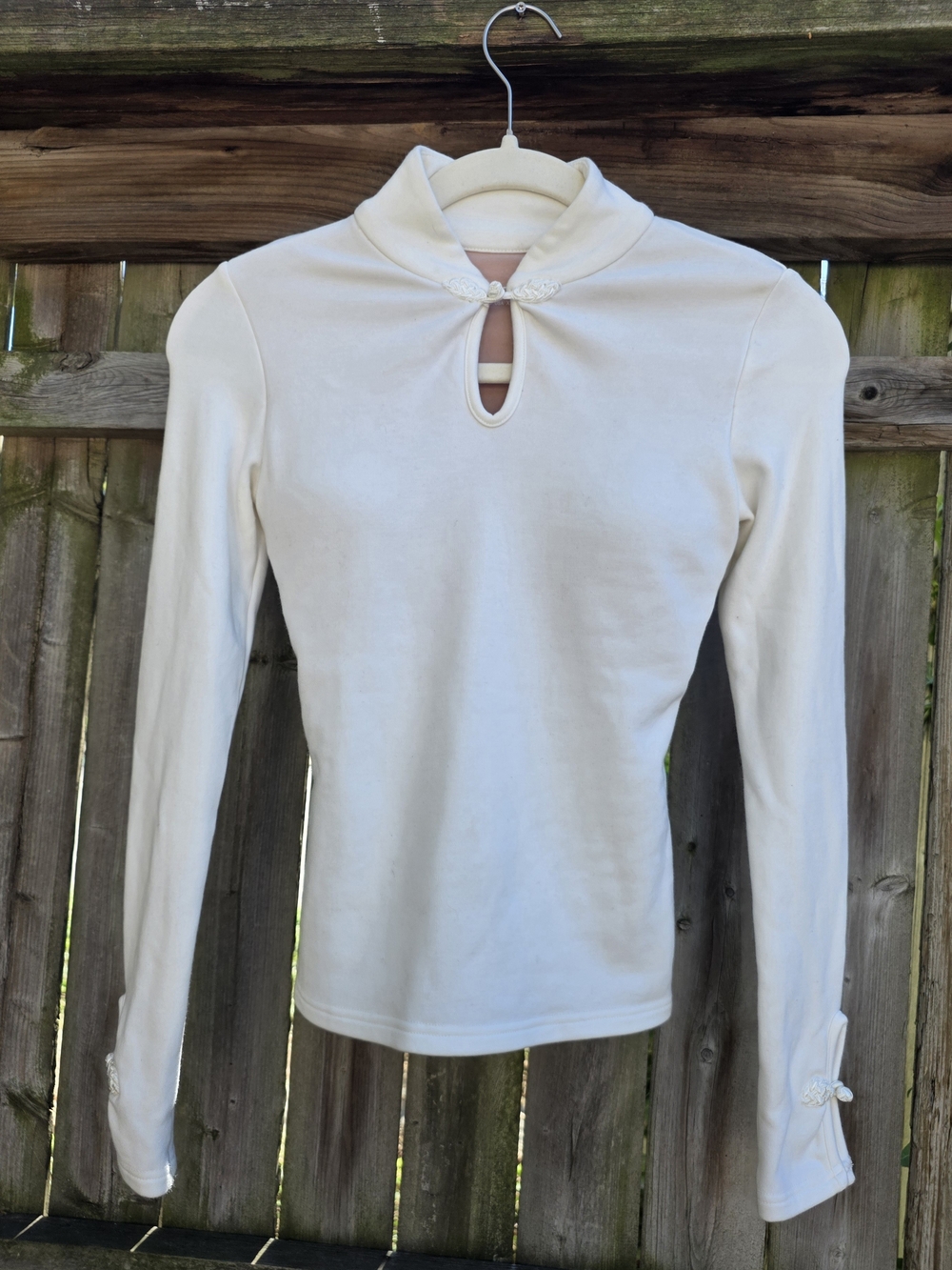 OGL Max Warm Cream Long-Sleeve Mock Neck Top with Keyhole. XS